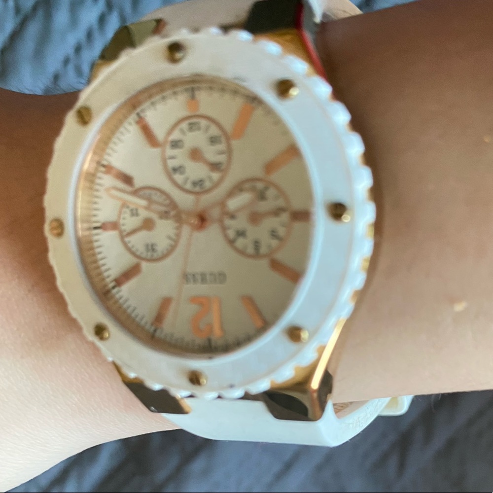 Watch - Picture 4 of 6